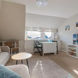 Düne 7, hotel u gradu List