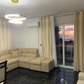 Luna Mare Apartments, hotel in Orikum