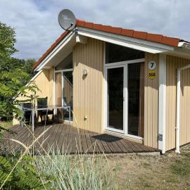 Strandhaus Schatzkiste 7, hotel in Priwall