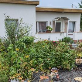 Bungalow THEA, hotel in Langhagen
