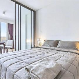 Bang Kapi में, होटल S39- 1 Bedroom Downtown Apt with Balcony and Pool