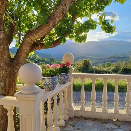 Αγρόκτημα Βερνικο, Hotel in Paráplati