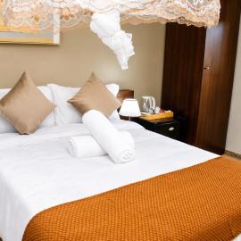 Luanda में, होटल AC Hotel