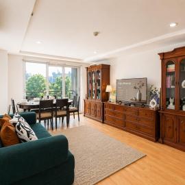 Elegant Vintage 3BR Family Home Sathorn