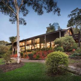 Diskin House Mt Pleasant Rd, Eltham