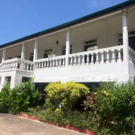 CASABLANCA GUESTS INn、タコラディのホテル