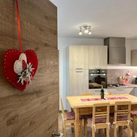 Appartamento Alpino - Dolomites Escape, Hotel in Dosoledo