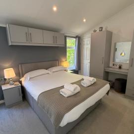 Fox Lodge at Owlet Hideaway - with Hot Tub, Near York