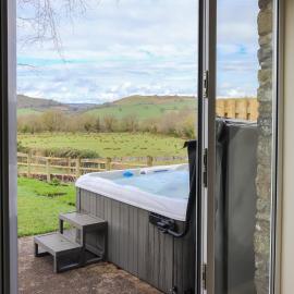 Towy Cottage - Uk49589, hotell i Llansawel