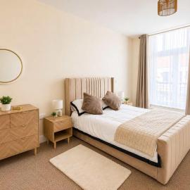 Bright Airy 2 Double Bedroom Flat in Town Centre