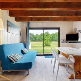Gite Rural Bergerie Couyrasseau, Hotel in Carcans