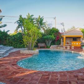 Studio apartment with pool Meia Praia beach Lagos, Hotel in Albardeira