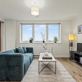 Luxury 2BR - 5 Min to Thorpe Park - 12 to Heathrow, hotel din Staines upon Thames