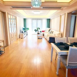 Tidewhisper Deluxe Suite 2 -2 Bedrooms, 2 Bathrooms, hotel in Qingdao