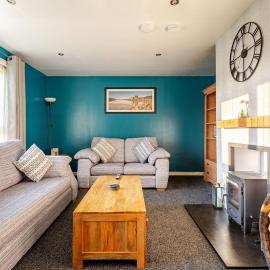 2 Bedroom Bungalow with Private Garden, hotel in Auchindachy