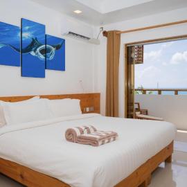 Luau Beach Inn, Maldives