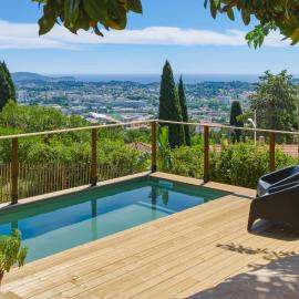 Villa vue mer panoramique & piscine chauffée, hotel in Toulon