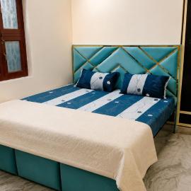 Bankey Bihari Spiritual Stay just 2 min Bankey Bihari temple