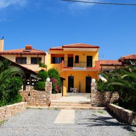 Panagiota Apartments, hotel en Mavrovouni