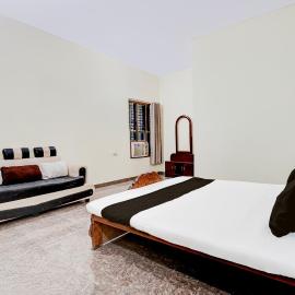 SPOT ON by OYO Adhunik Publishing and Guest house – hotel w mieście Prayagraj