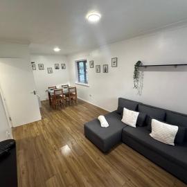 Spacious 1bed Apartment Close To Town, hotel Ifieldben