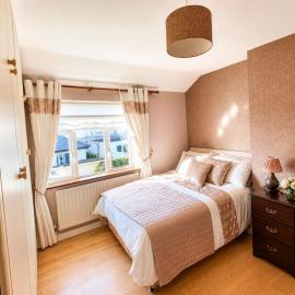 Modern Double Room - 3 Min to Luas - Free Parking - Kilmainham - Heuston direct Airport Link
