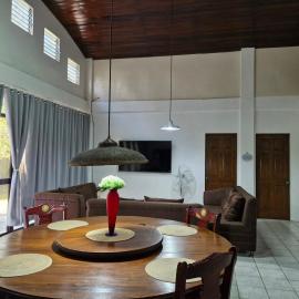 Casa Maria, hotel v mestu Sibulan