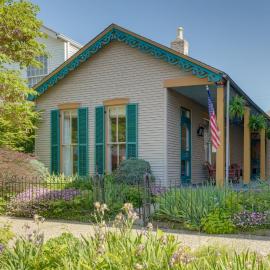 2nd Street Inn: Historic 1870s Gem Steps From Main, hotel in Madison