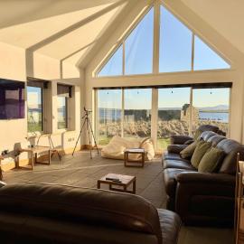 Idyllic Villa at Harray Loch With Views, 4 Bedrooms