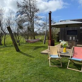 Sinne - Ecohuisjes Terschelling, hotel in Midsland