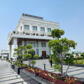 The Holy Awadh Hotel, khách sạn ở Ayodhya