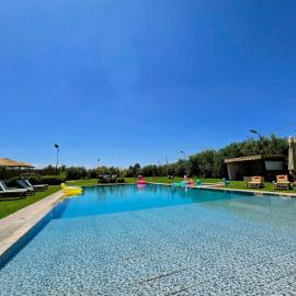 Admylla – hotel w mieście Sraghna