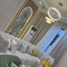 Vluxuries