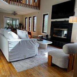 Poconos Chalet -Kayaks- HotTub-Karaoke-Lake