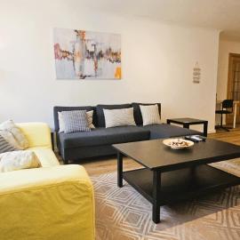 Modern 3 Bed Flat - Beaches, Expo & City Fun - Your Gateway to Lisbon