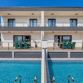 Villa Canfanaro 1&2 near Rovinj by Istrabook, hotel i Kanfanar