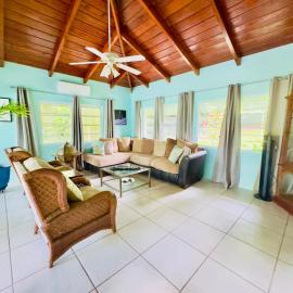 Caribbean Island Getaway , Villa in Montserrat, hotel di Woodlands