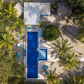 Blue Mango Beach Hotel, хотел в Guachaca