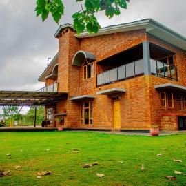 Tranquil Hillhouse