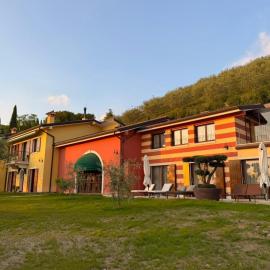 WANDERLUST OASI, COUNTRYSIDE APARTMENTS - Bardolino, Lago di Garda - Verona, hotel v destinaci Bardolino