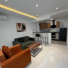 Luxueux T2 à Ain Zaghouen, hotel a El Aouina