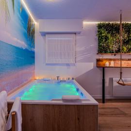 Le Chazélia - Suite Exotique Climatisée Balnéo XXL Cinéma Love Room