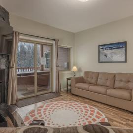 2 Bedroom Mountain View Condo with Private Hottub, hotel a Girdwood