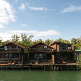 Sara Riverside Cottage, hotel a Ulcinj