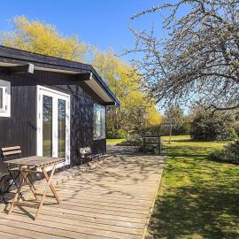 4 star holiday home in Græsted, מלון בGræsted