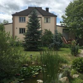 Уютный дом с баней и бассейном, hotel u gradu Borispilj