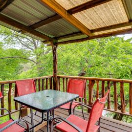 'Cedar Falls Cabin 5': 1/2 Mile to Turner Falls, hotel in Davis