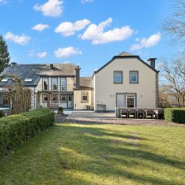 Luxury Country House with Pool, hotel em Manhay