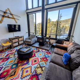 Decatur 1804 by SummitCove Lodging in Colorado
