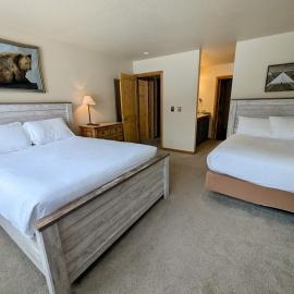 Pines 2167 by SummitCove Lodging in Colorado, hotel in Keystone